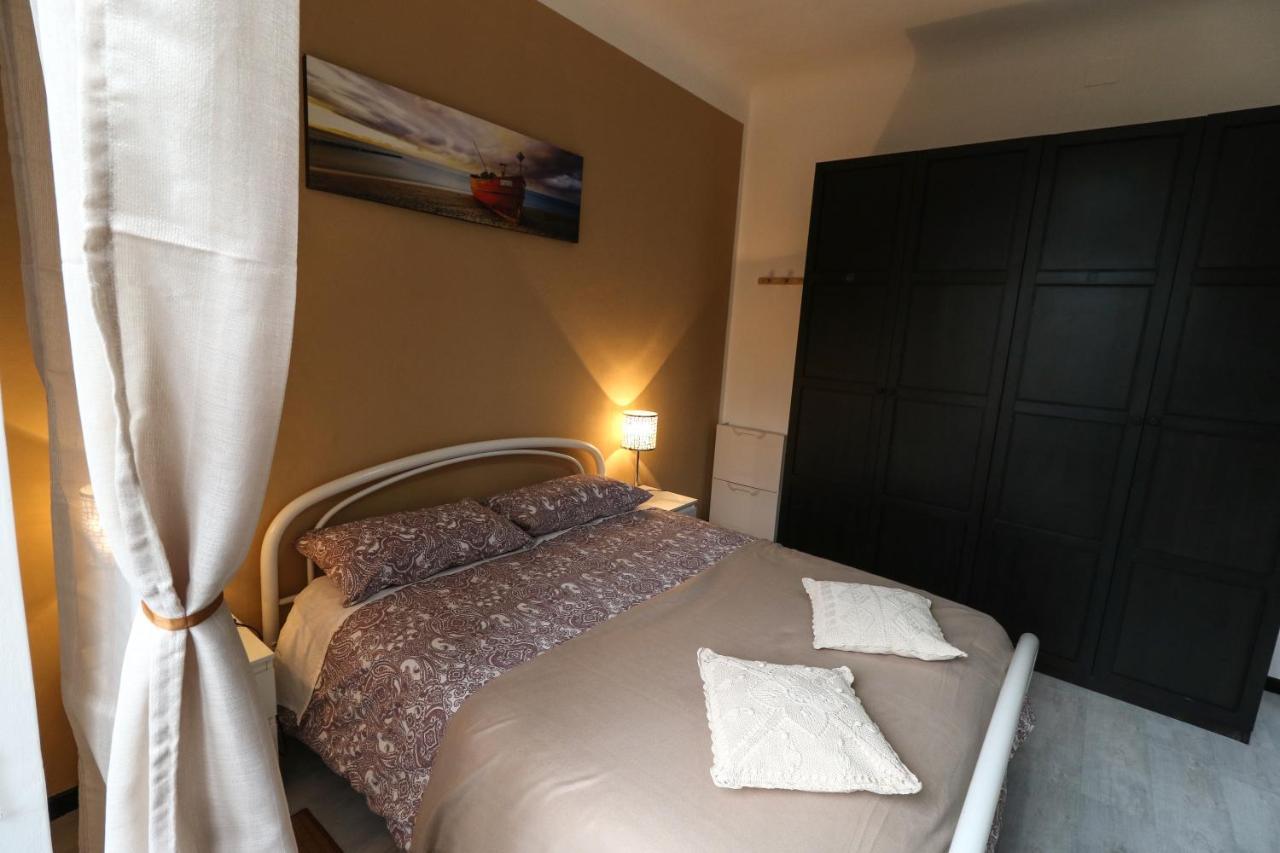 La Darsena. Apartment Savona Exterior photo